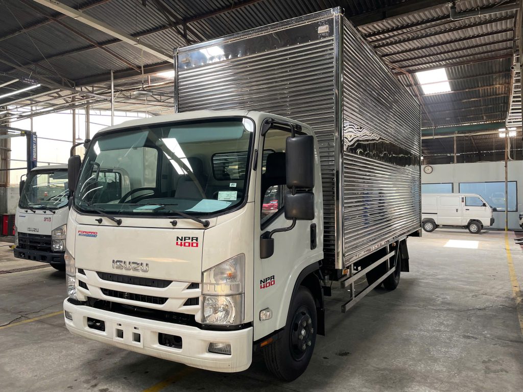 ISUZU NPR400 thùng pallet