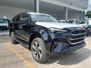 Xe ISUZU Mu-X 2025 E5 7 chỗ ngồi nhập khẩu