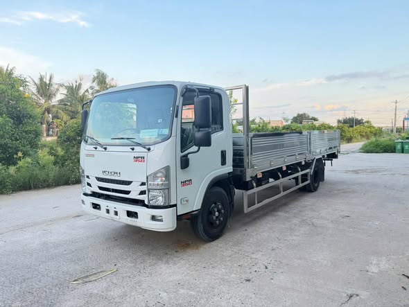 Xe tải ISUZU NPR350