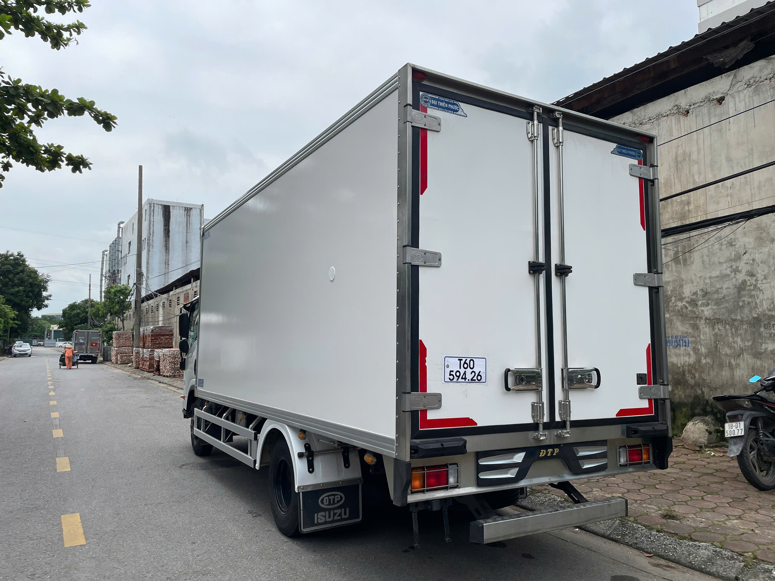 xe-tai-isuzu-dong-lanh-npr-400-3 (7)